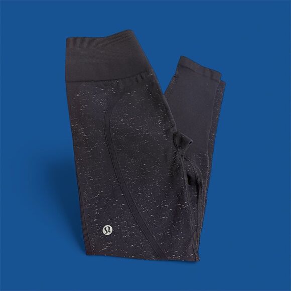 Lululemon Free To Flow 7/8 Tight Leggings Midnight Navy Size 6 - Picture 1 of 4